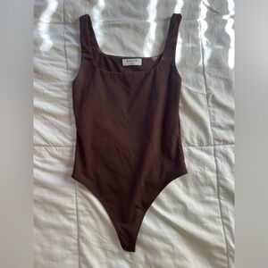 Aritzia Contour Tank Bodysuit in BROWN Size Small